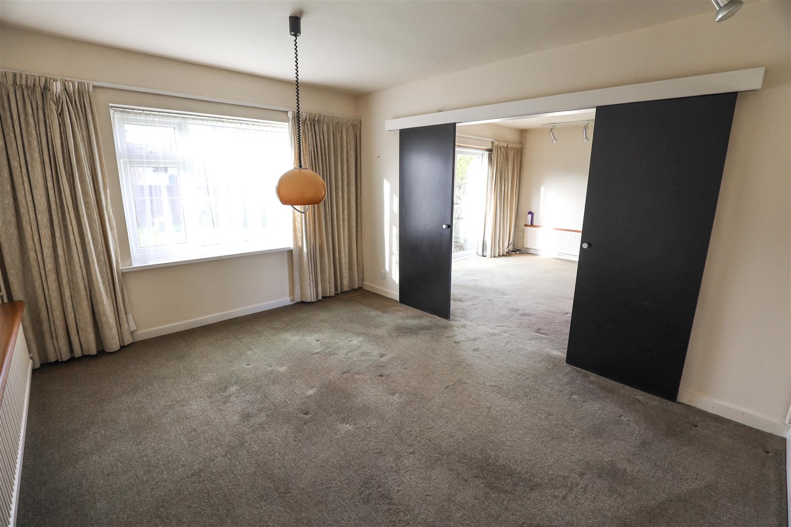 17 Darren Close, Cowbridge, Vale of Glamorgan, CF71 7DE